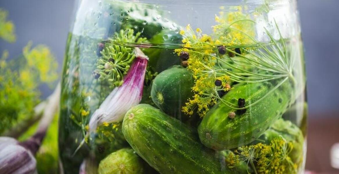 Marynowane grzyby jako dodatek do dań mięsnych – co wybrać?