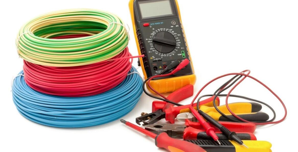 Przekroje przewodów: jak uniknąć przegrzewania się instalacji elektrycznej?