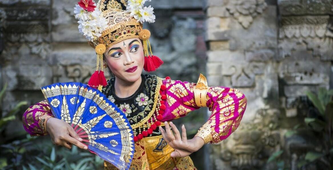 Skąd czerpią inspiracje współczesne ubrania folkowe?