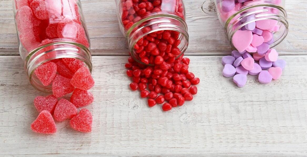 Personalizowane cukierki mleczne na targach branżowych – dlaczego warto?