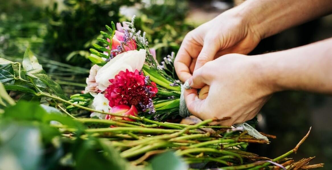 Dlaczego jakość materiałów użytych w wieńcach pogrzebowych jest ważna?