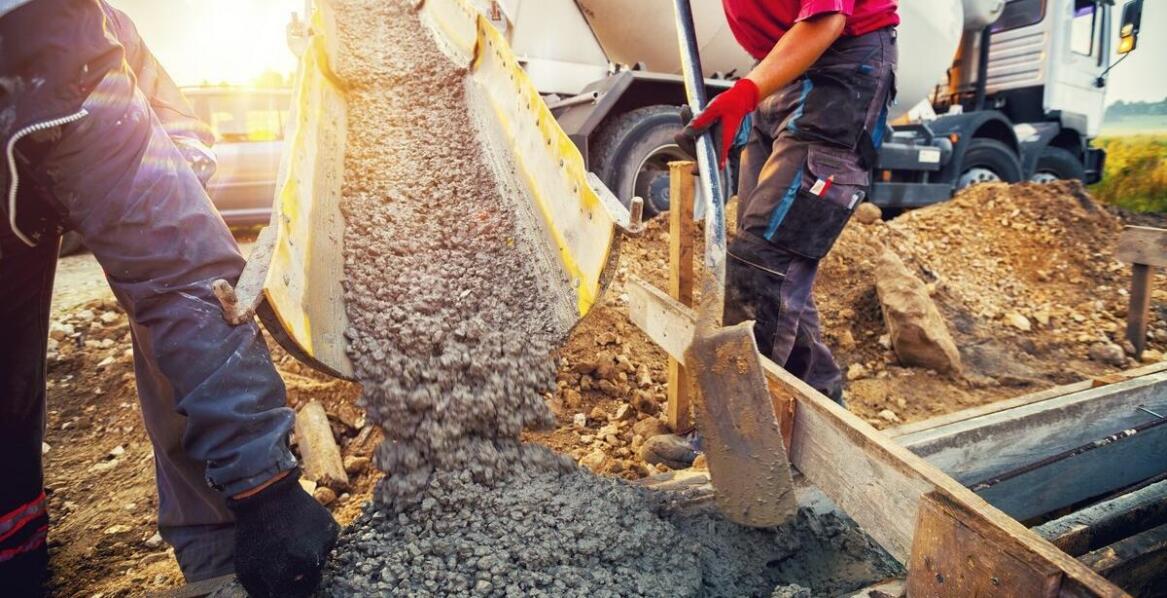 Znaczenie terminowości dostaw elementów betonowych w projektach budowlanych