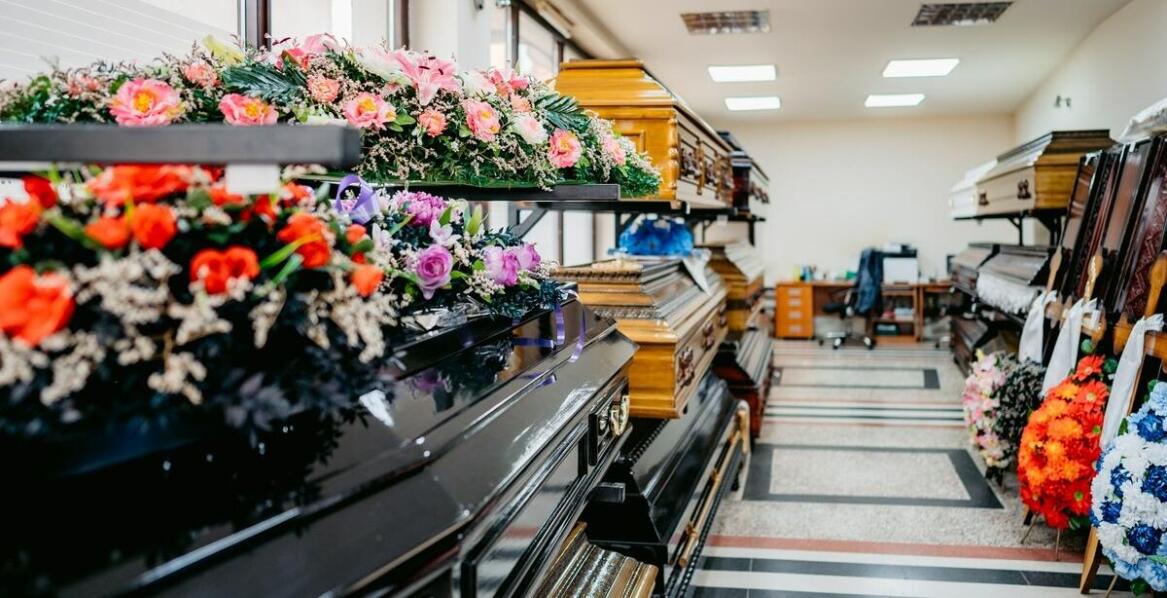 Rola zakładu pogrzebowego w organizacji ceremonii świeckiej i religijnej