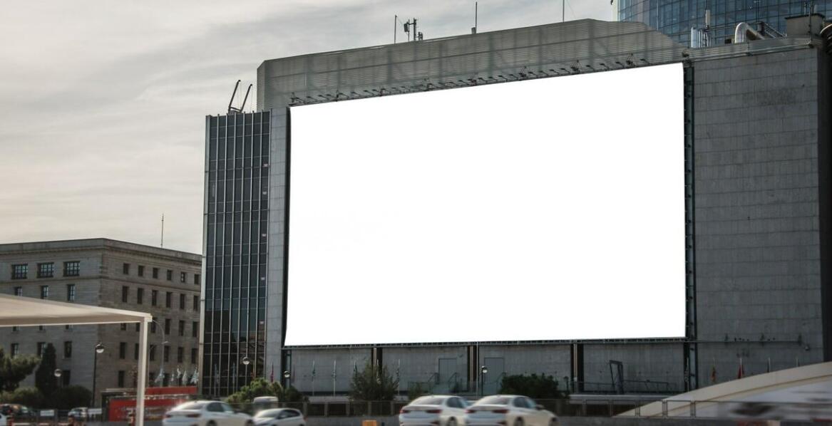 Jak diody o szerokim kącie projekcji zwiększają widoczność reklamy LED?