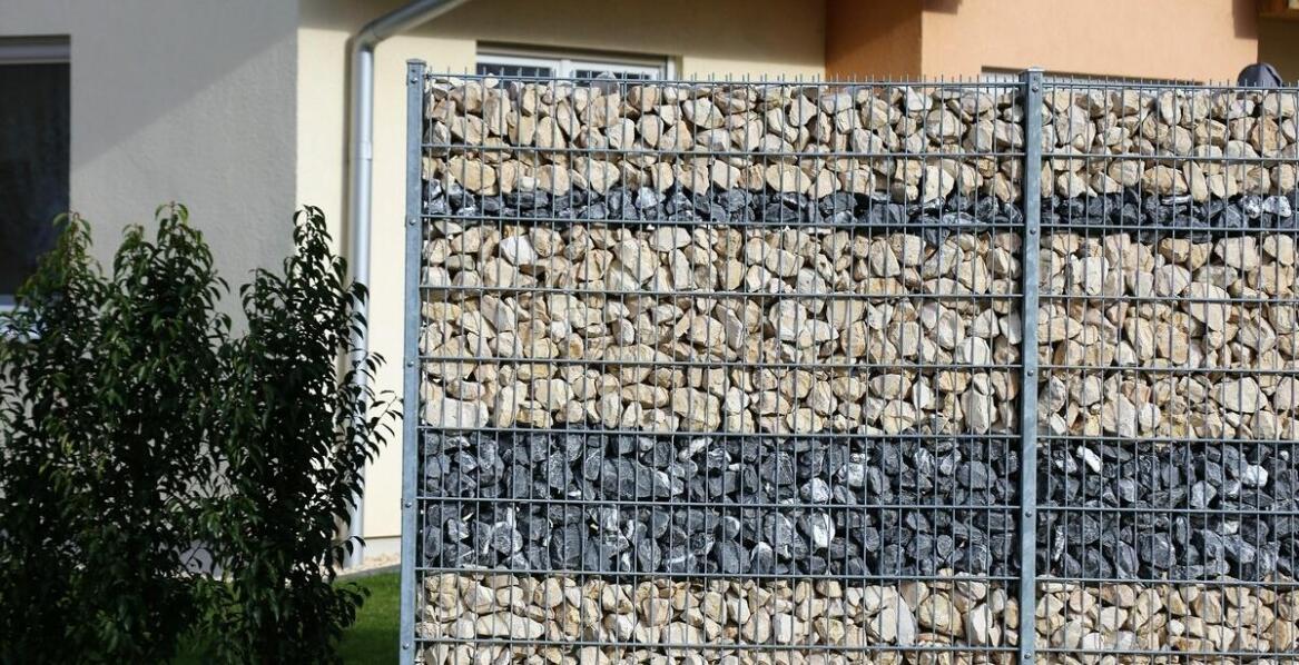 Jakie są możliwości aranżacyjne przy użyciu ogrodzeń gabionowych?