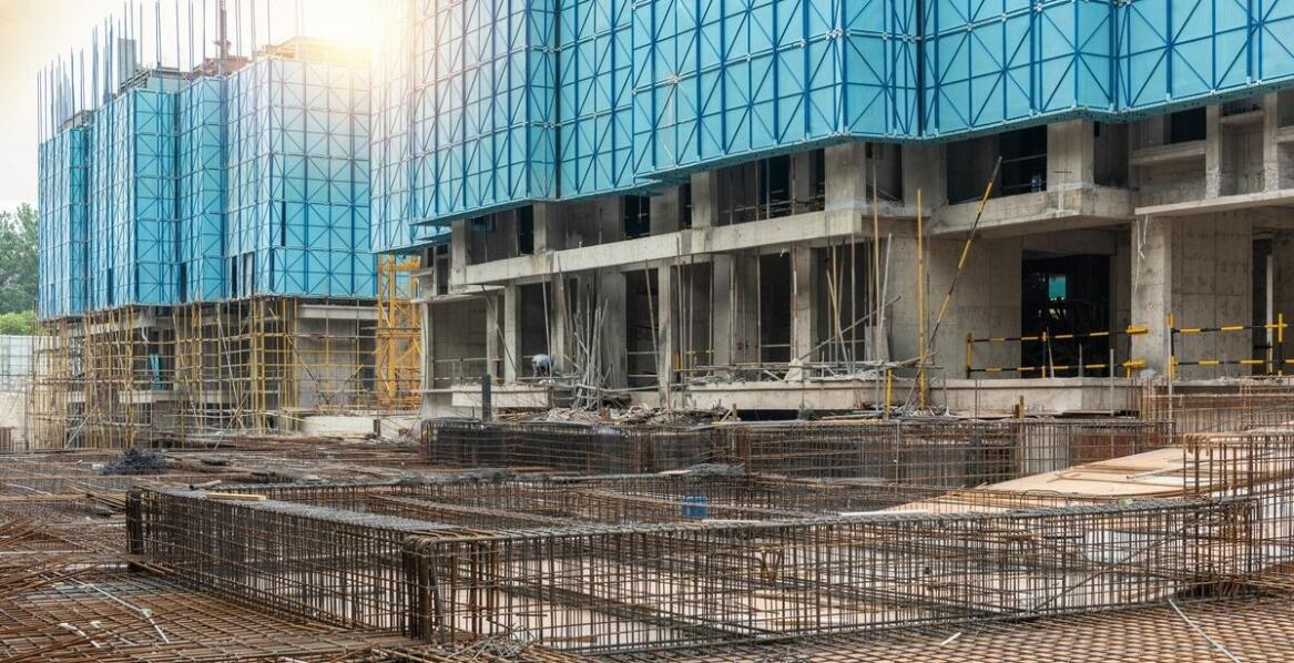 Najczęstsze wyzwania przy projektowaniu hal całorocznych i jak je pokonać