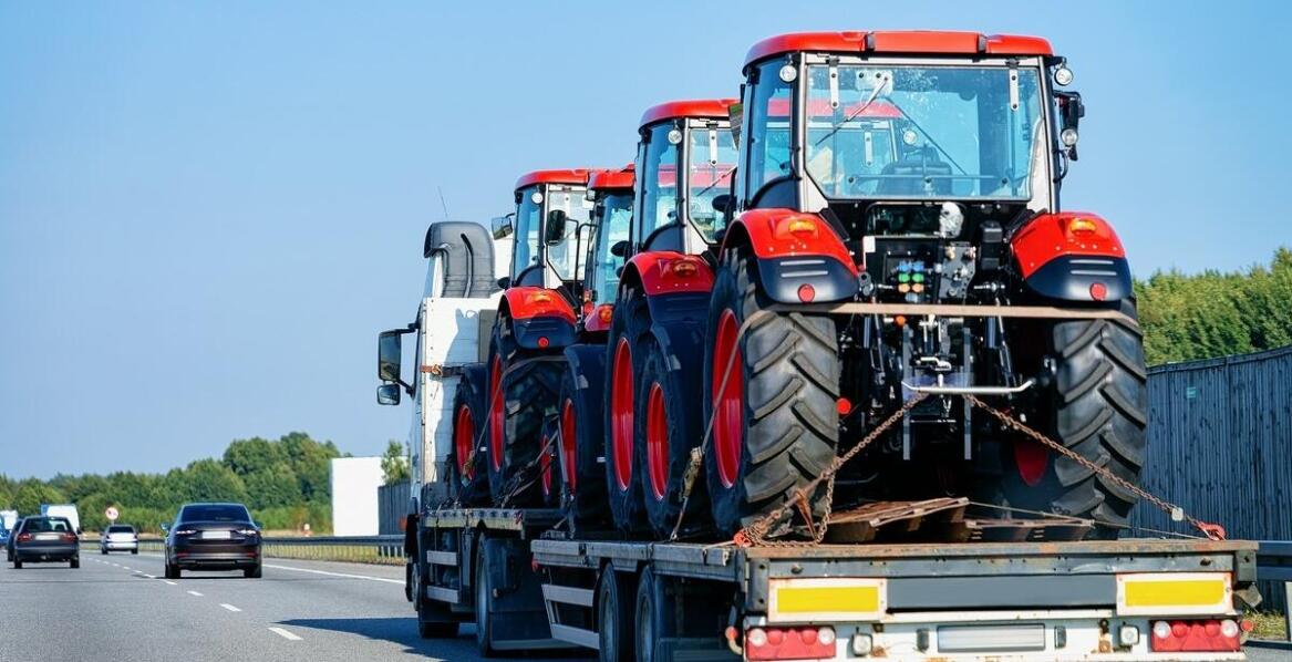 Znaczenie terminowości i bezpieczeństwa w transporcie maszyn budowlanych