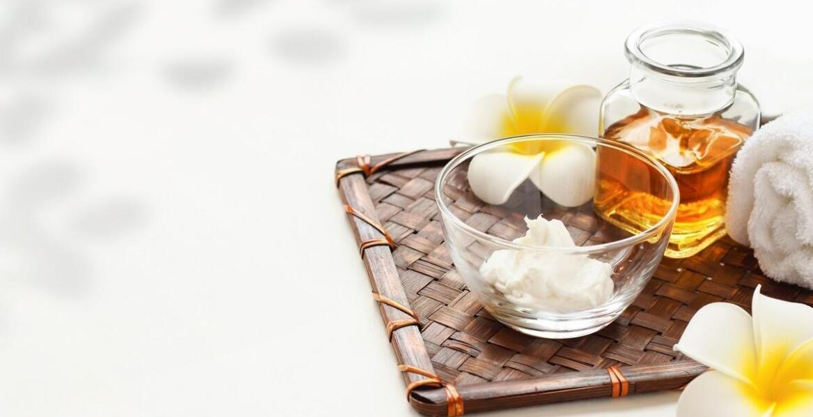 Korzyści wynikające z używania kosmetyków Nuxe w nawilżaniu skóry