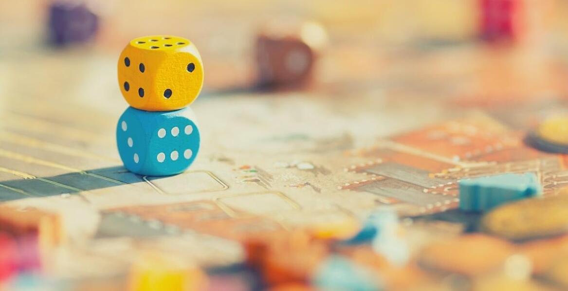 Gry LCG vs TCG: jakie są kluczowe różnice?