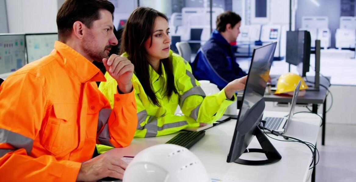 Jak szkolenie BHP przez internet ułatwia dostęp do wiedzy?