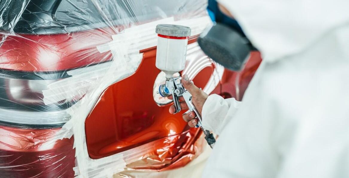 Jak mieszalnia lakierów wpływa na redukcję kosztów naprawy blacharsko-lakierniczej?