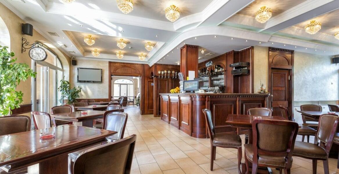 Domowy klimat i kulinarne doznania – co oferujemy gościom w naszym hotelu w Karpaczu?