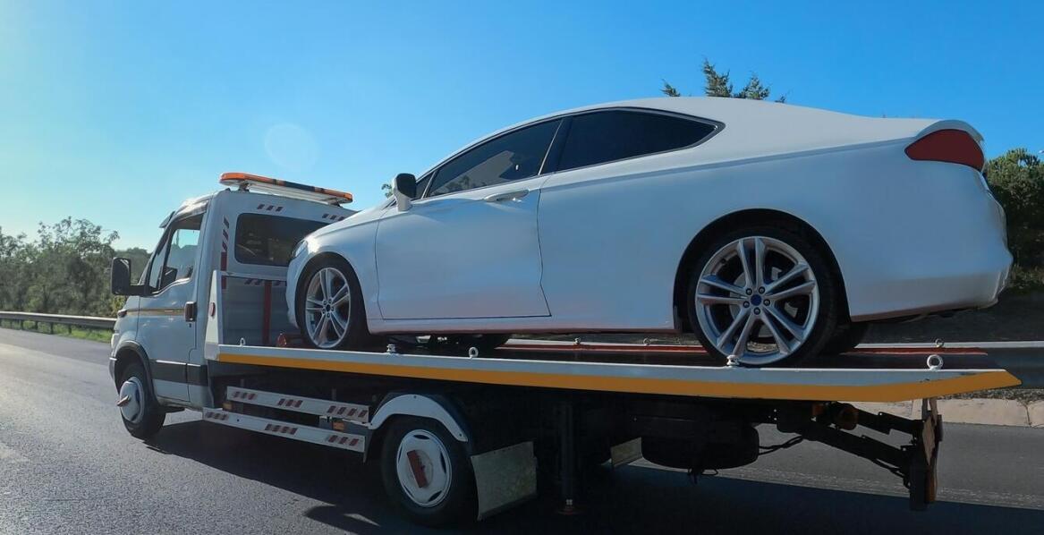 Opcje holowania w ramach assistance samochodowego: co warto wiedzieć?