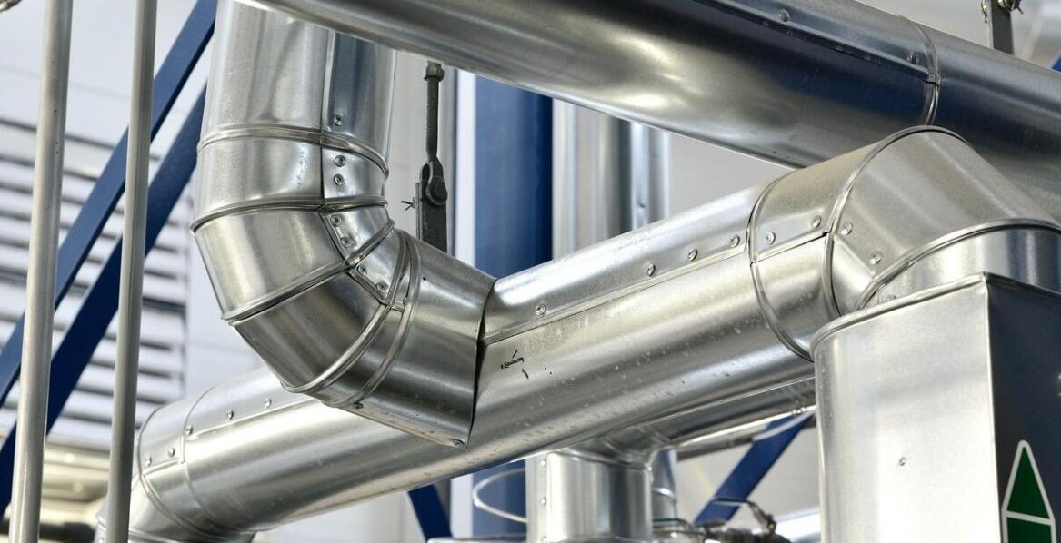 Jak czujnik ciągu kominowego może pomóc w redukcji emisji zanieczyszczeń?