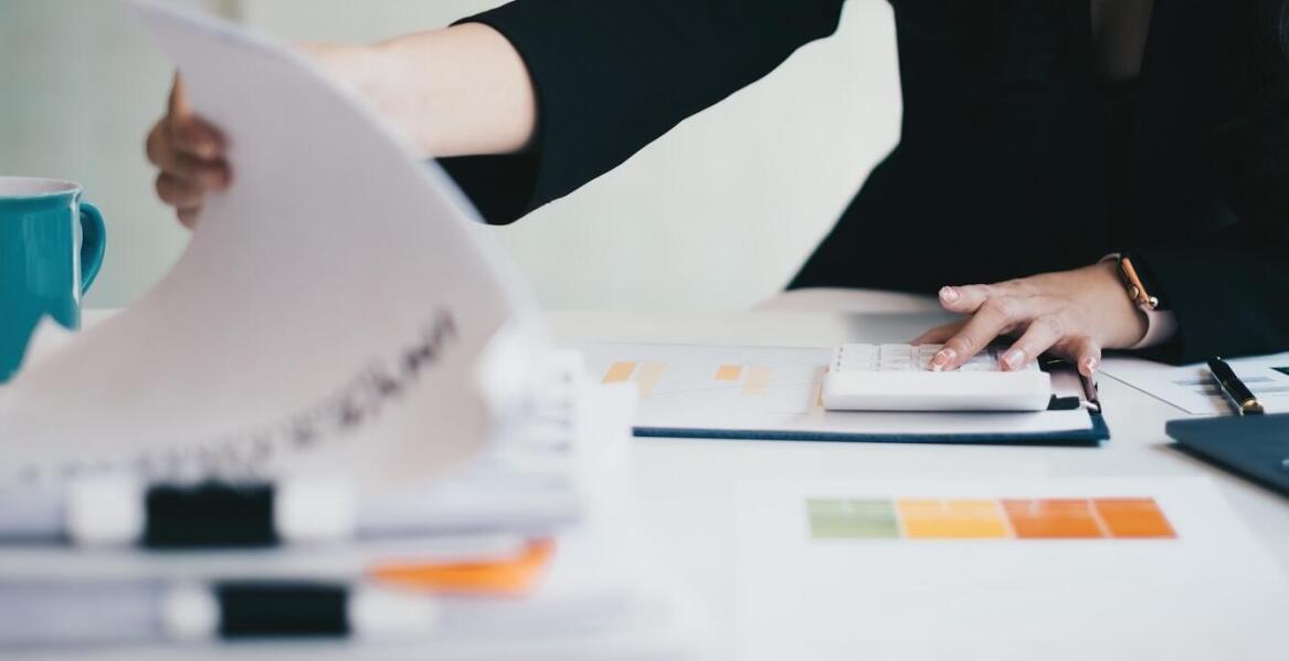 Jakie są najczęstsze błędy przy rozliczaniu podatków i jak ich unikać?