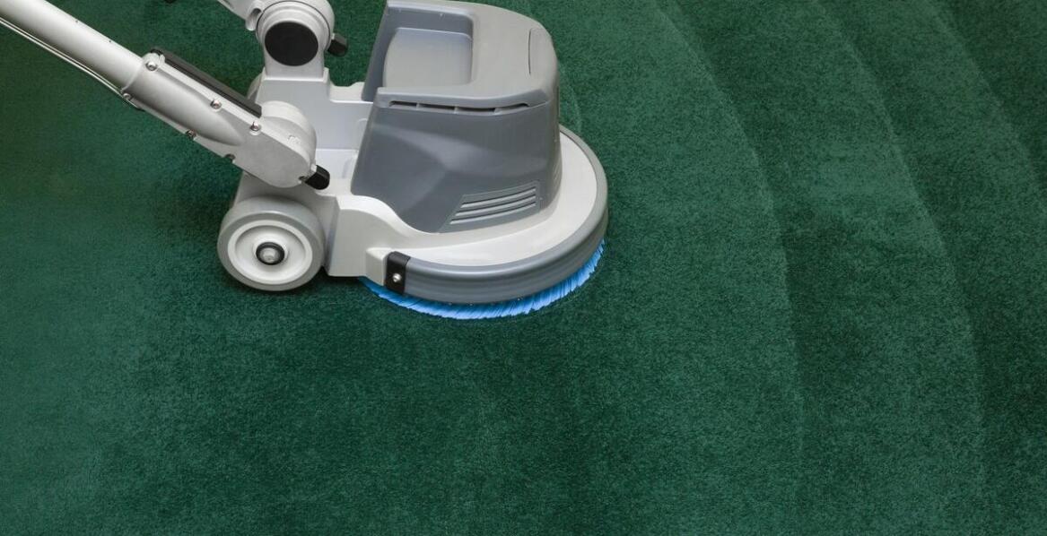 Zalety czyszczenia dywanu na sucho w domach z alergikami