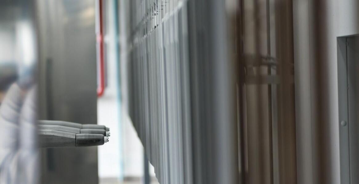 Jakie są korzyści z inwestycji w nowoczesne technologie proszkowego malowania mebli?