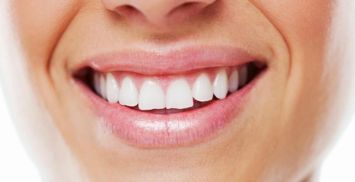 Czy wybielanie zębów może wpływać na wrażliwość na zimno i ciepło?