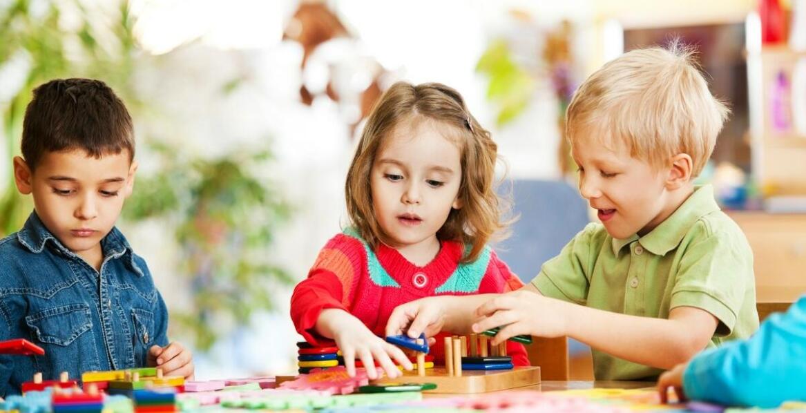 Przedszkole Montessori: Jak wspieramy rozwój emocjonalny najmłodszych?