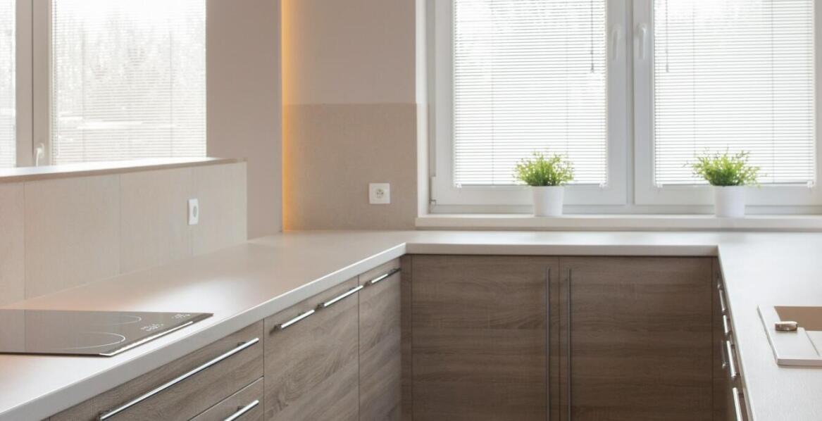 Jak odpowiednio dobrać prowadnice do szuflad kuchennych?