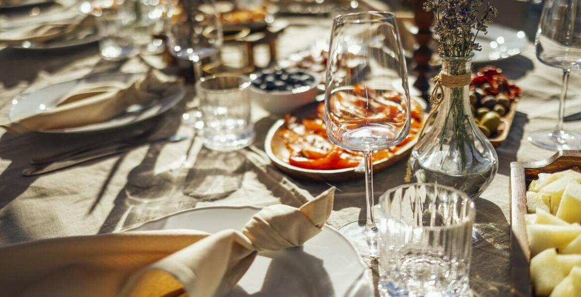 Jak serwować wino bezalkoholowe, aby podkreślić jego walory?