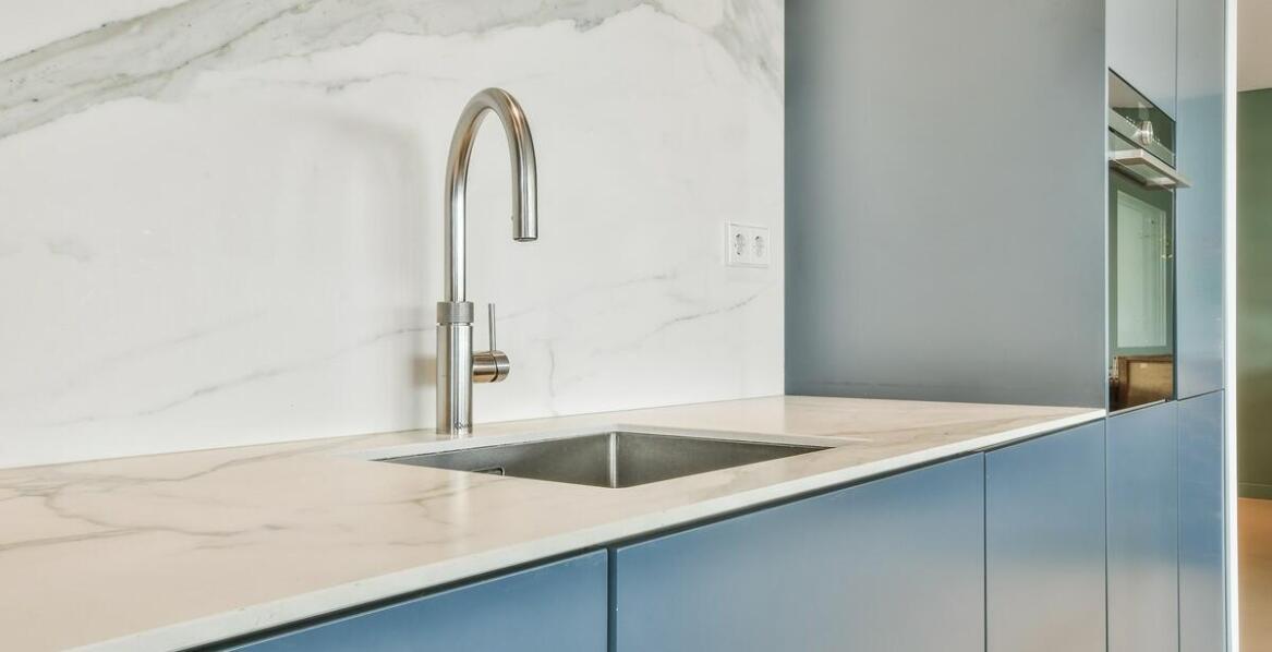 Odporność zlewu kuchennego z kamienia na wysokie temperatury i chemikalia