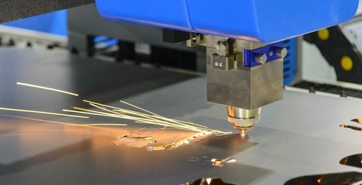 Zastosowanie przecinarki laserowej w produkcji elementów dekoracyjnych