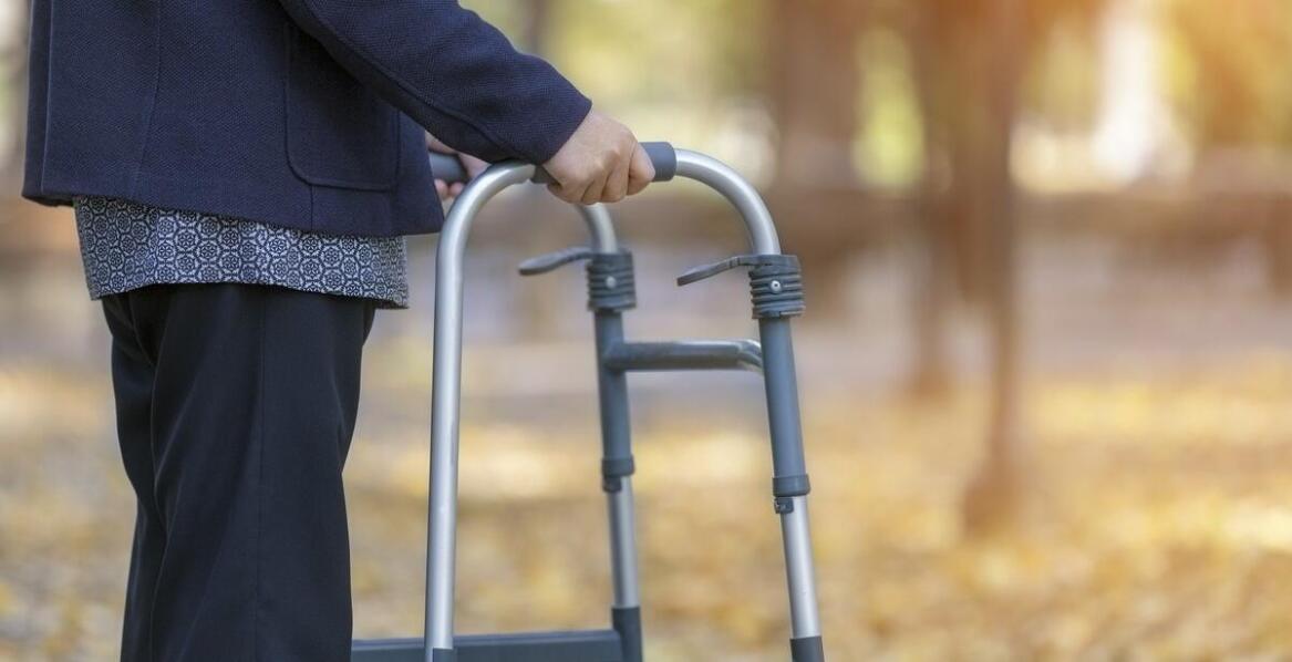 Poradnik: jak wybrać odpowiedni chodzik dla osoby z ograniczoną sprawnością