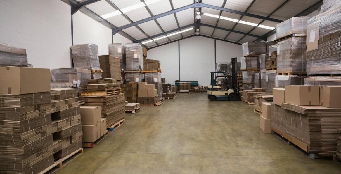 Wpływ materiałów do pakowania na bezpieczeństwo przesyłek