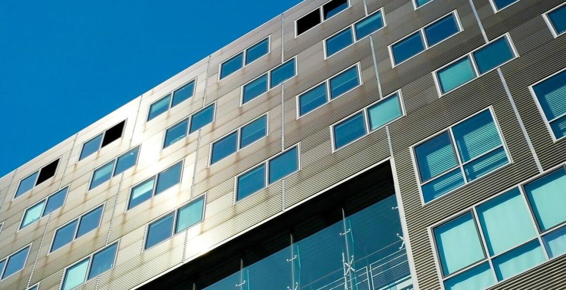 Materiały przeciwpożarowe a ochrona antykorozyjna – synergiczne działanie
