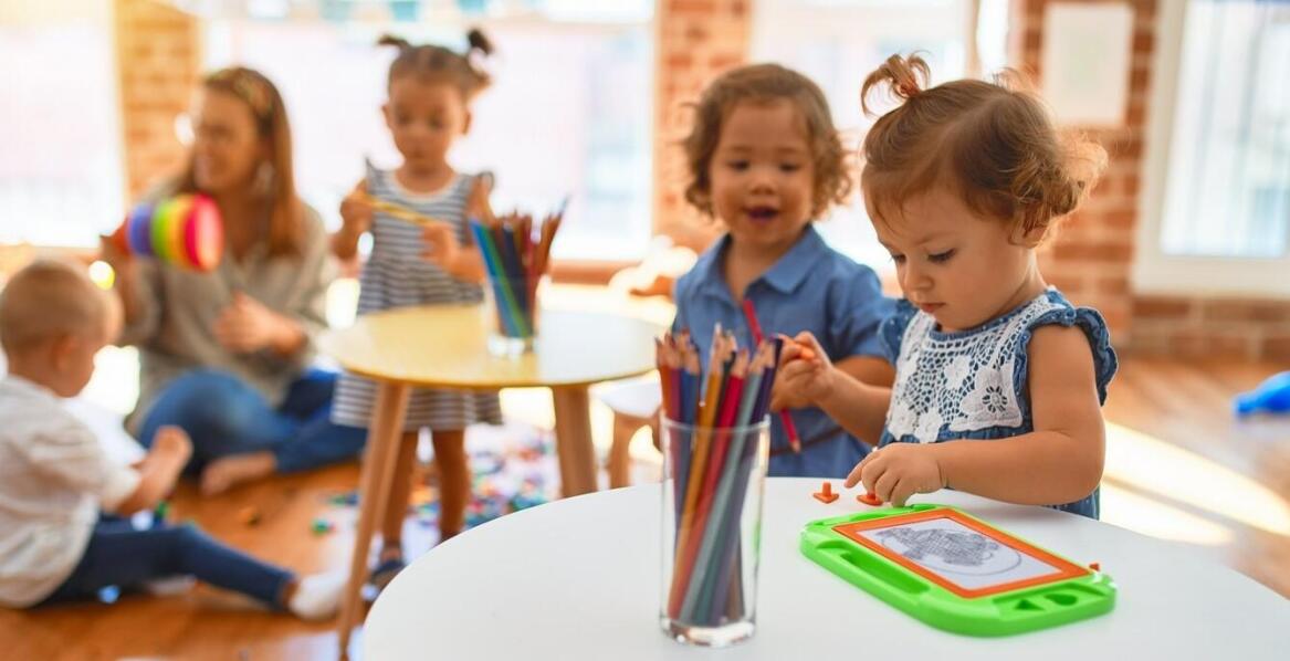 Przedszkole prywatne a zajęcia sensomotoryczne – dlaczego są ważne?