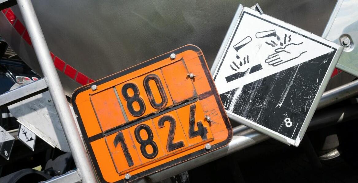 Jak zmieniające się przepisy wpływają na transport ładunków niebezpiecznych ADR?