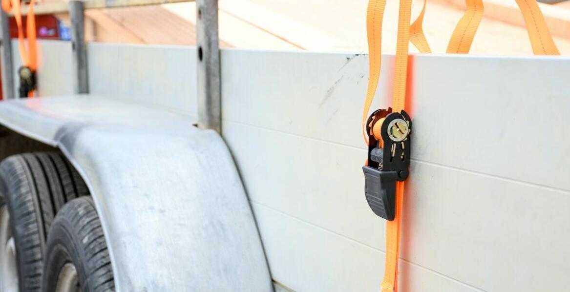 Wpływ taśmy spinającej na redukcję kosztów magazynowania