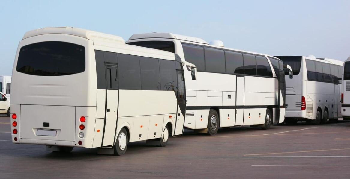 Jak wynajem busa wpływa na organizację transportu podczas wydarzeń sportowych?