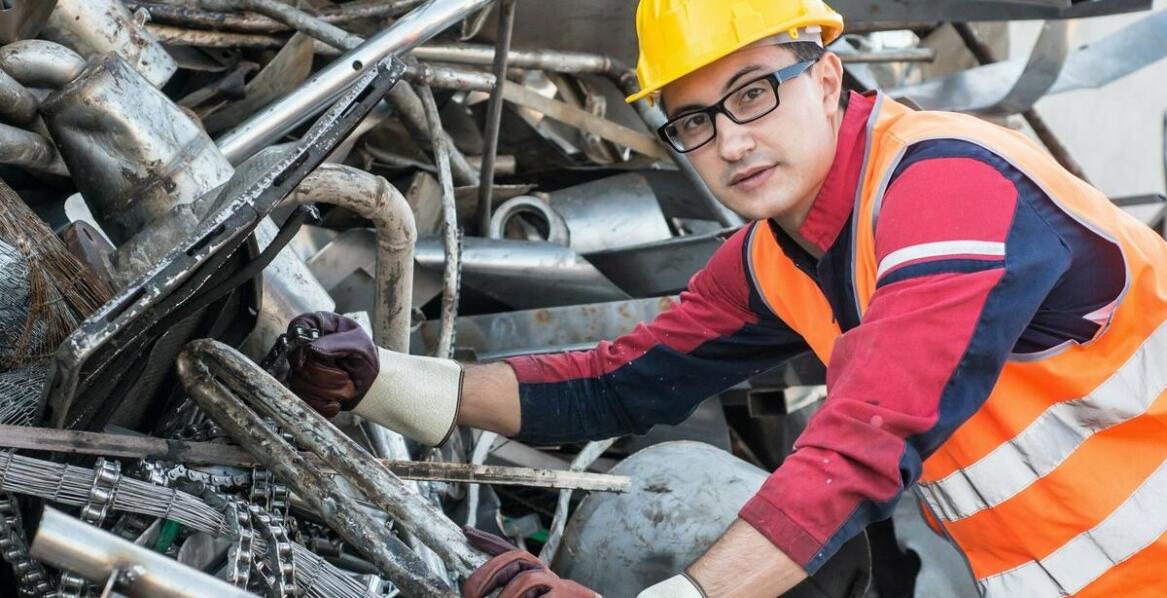 Jak transport złomu przyczynia się do ochrony środowiska?