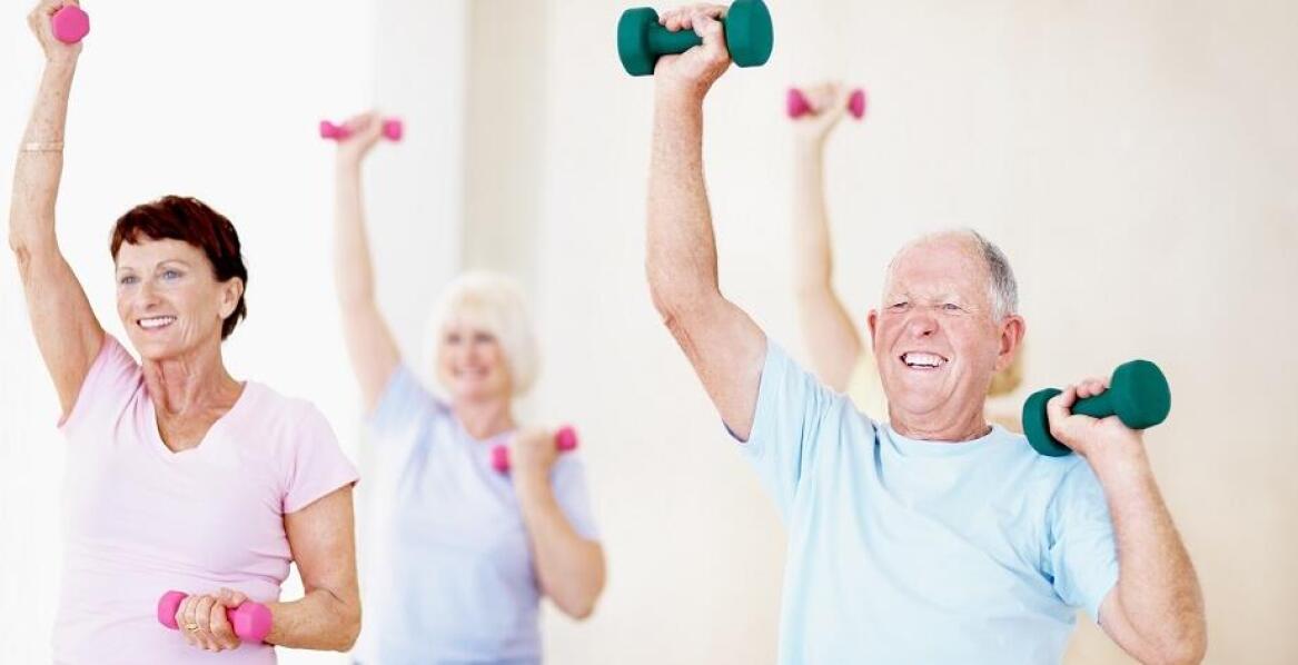 Jakie zajęcia sprawnościowo-umysłowe wspierają seniorów w domu pomocy społecznej?