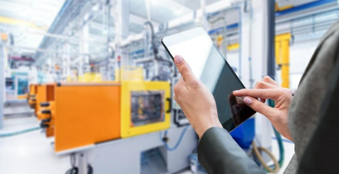 Jak dedykowane aplikacje wspierają procesy BHP w firmach?