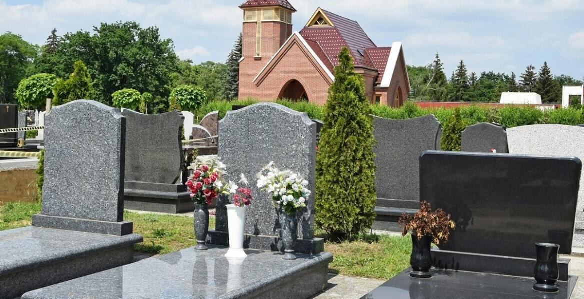 Proces produkcji zdjęć nagrobkowych odpornych na zarysowania
