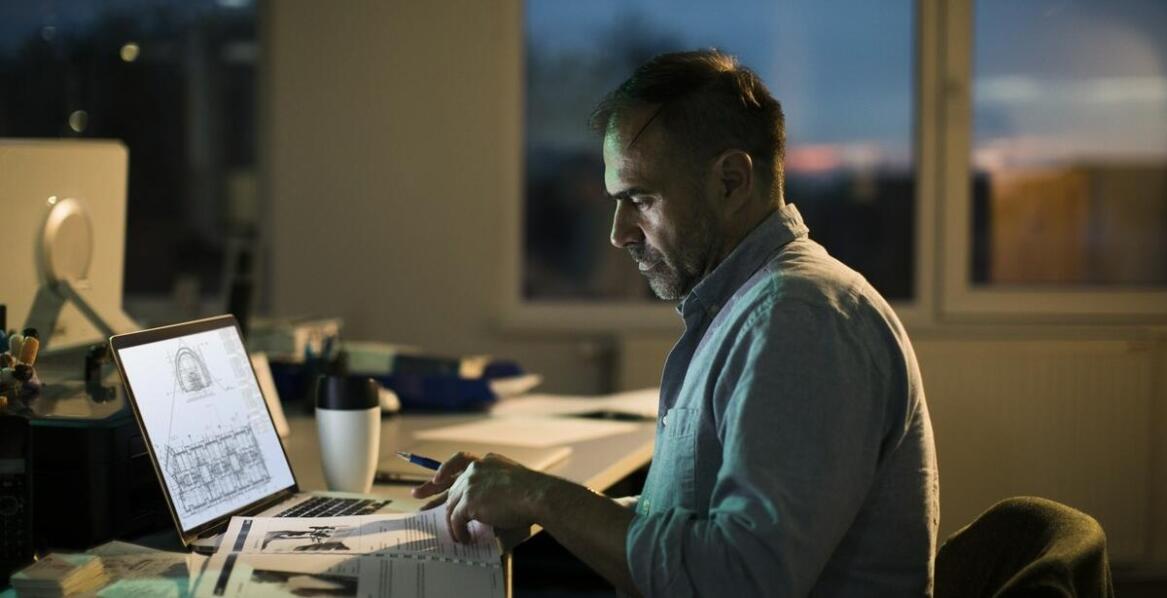 Jakie normy muszą spełniać laboratoria wykonujące pomiary oświetlenia?