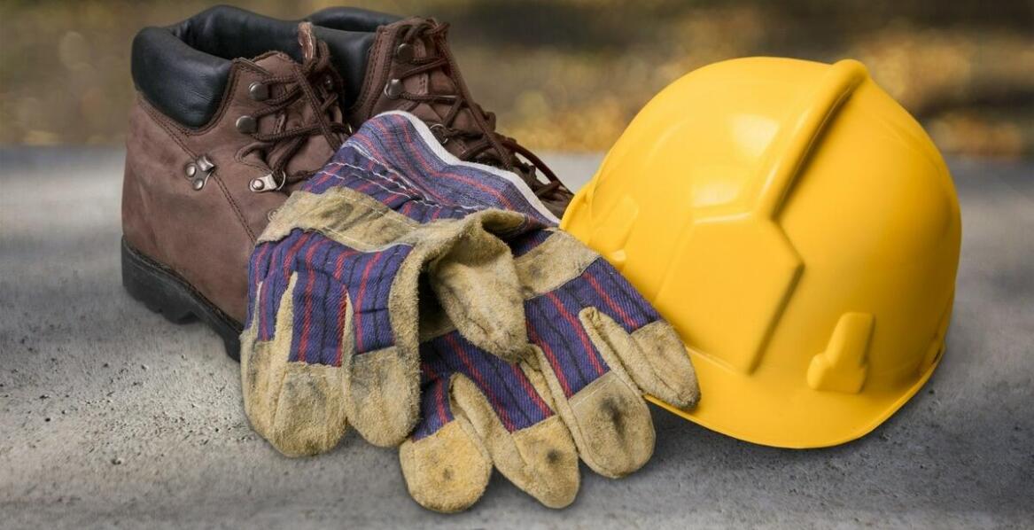 Odzież ochronna Schmith – dlaczego jest niezbędna na placu budowy?