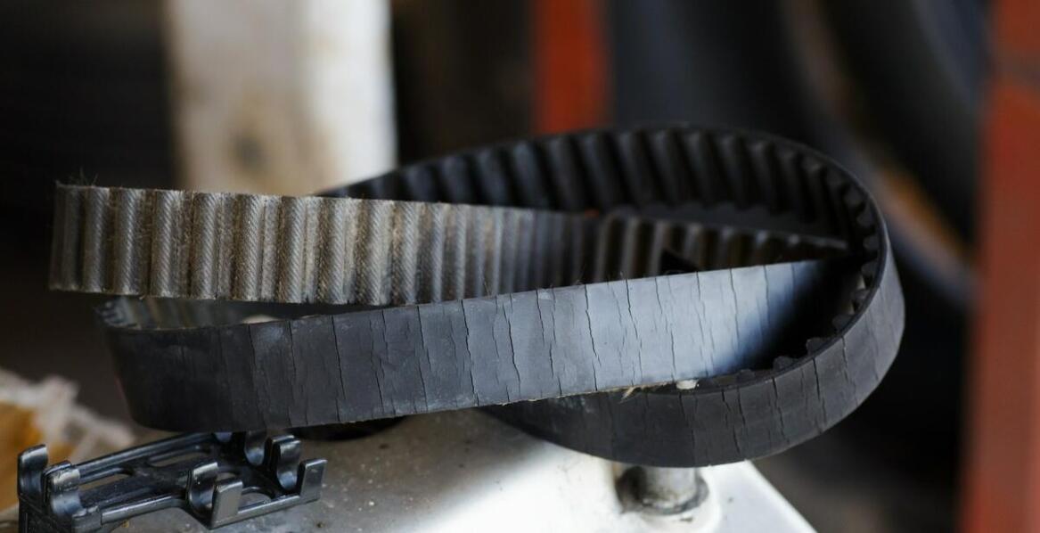 Wpływ oryginalnych części zamiennych na wydajność kosiarek spalinowych