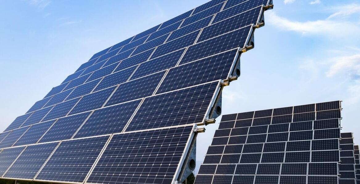 Montaż fotowoltaiki jako sposób na oszczędności w instytucjach publicznych