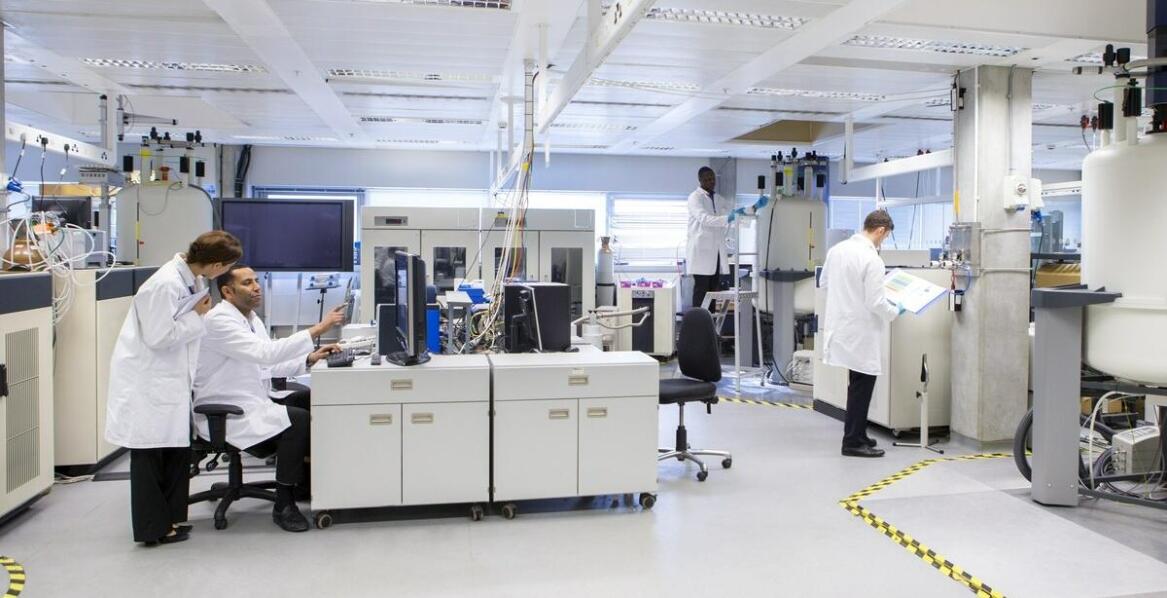 Jak ciekły azot wspiera procesy badawcze w laboratoriach?