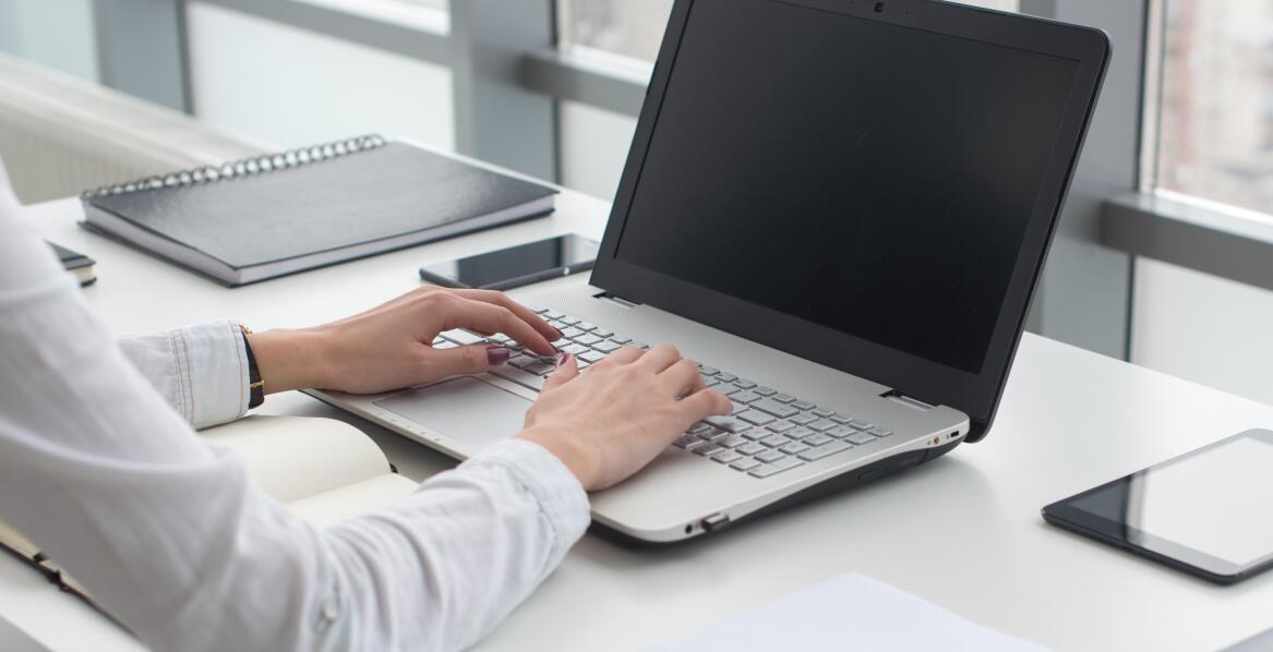 Wpływ szkoleń BHP online na rozwój kompetencji pracowników