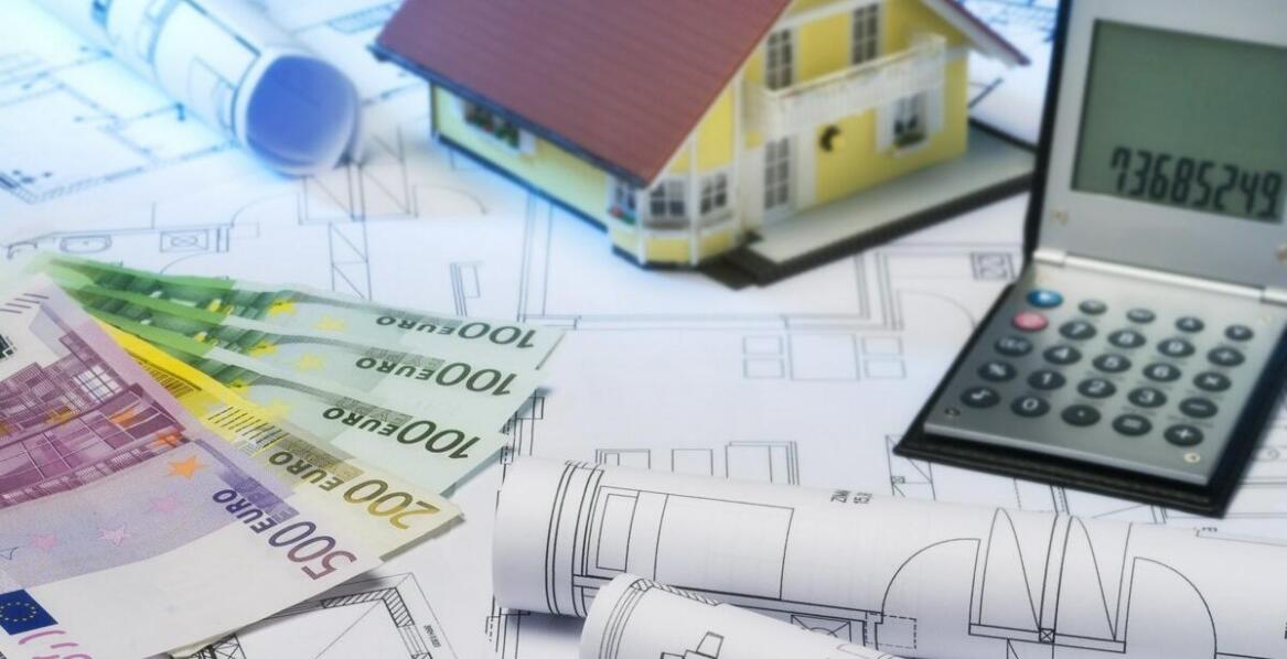 Jak zapewnić płynność finansową podczas całego procesu budowy domu?