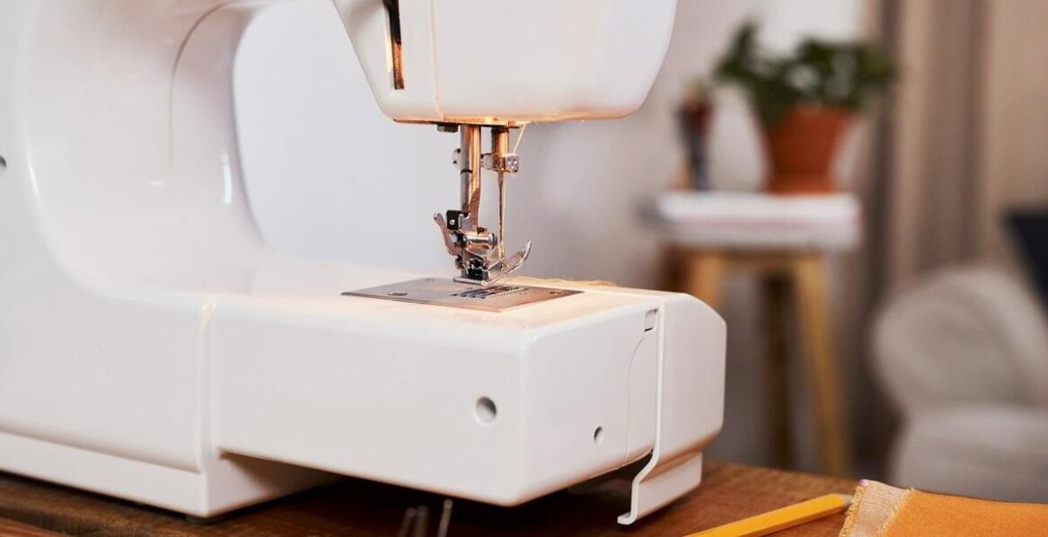 Kurs szycia na maszynie: jakie są najczęstsze wyzwania dla początkujących?