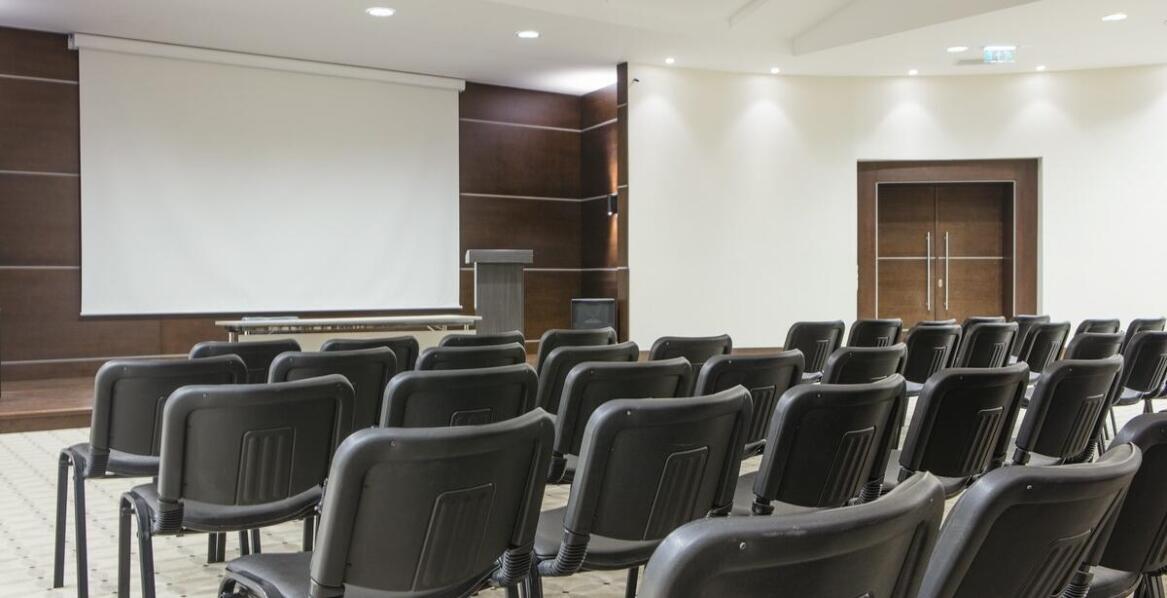 Najnowsze technologie w wynajmie projektorów – co warto wiedzieć?