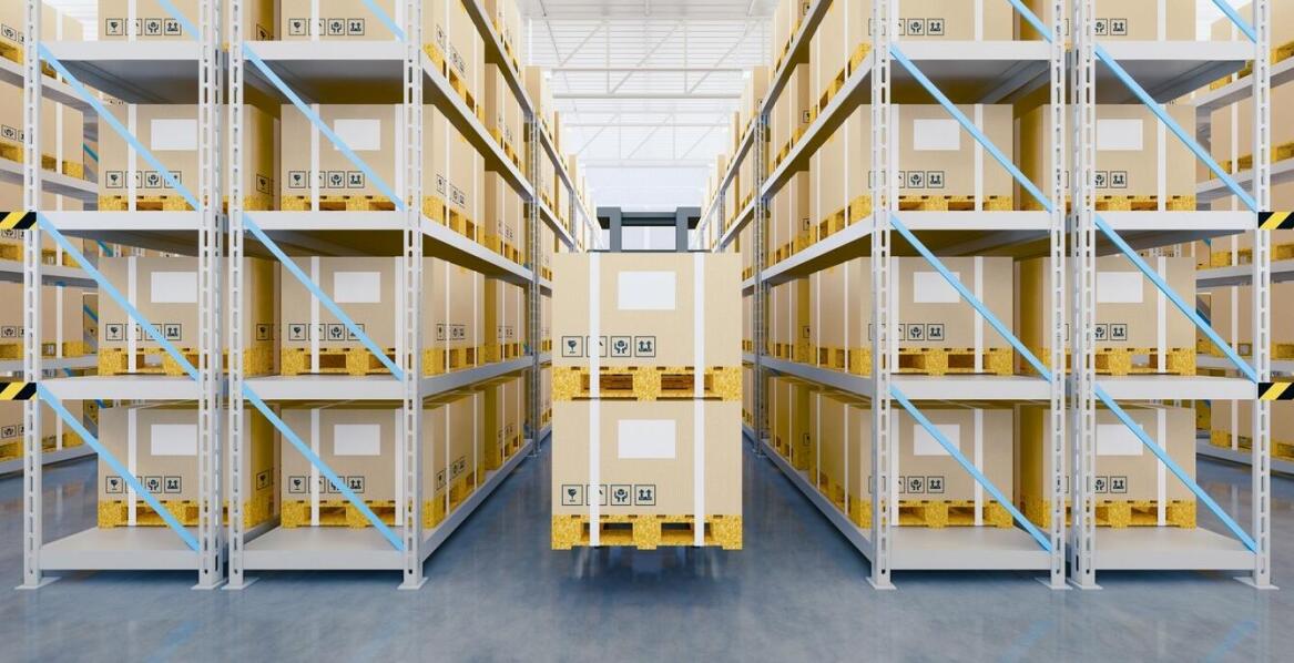 Jakie są zalety stosowania plandek w pawilonach magazynowych?