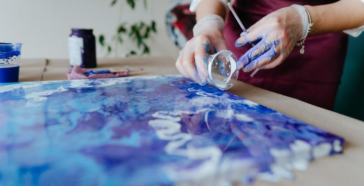 Zestaw do decoupage a rozwijanie umiejętności manualnych – korzyści twórcze