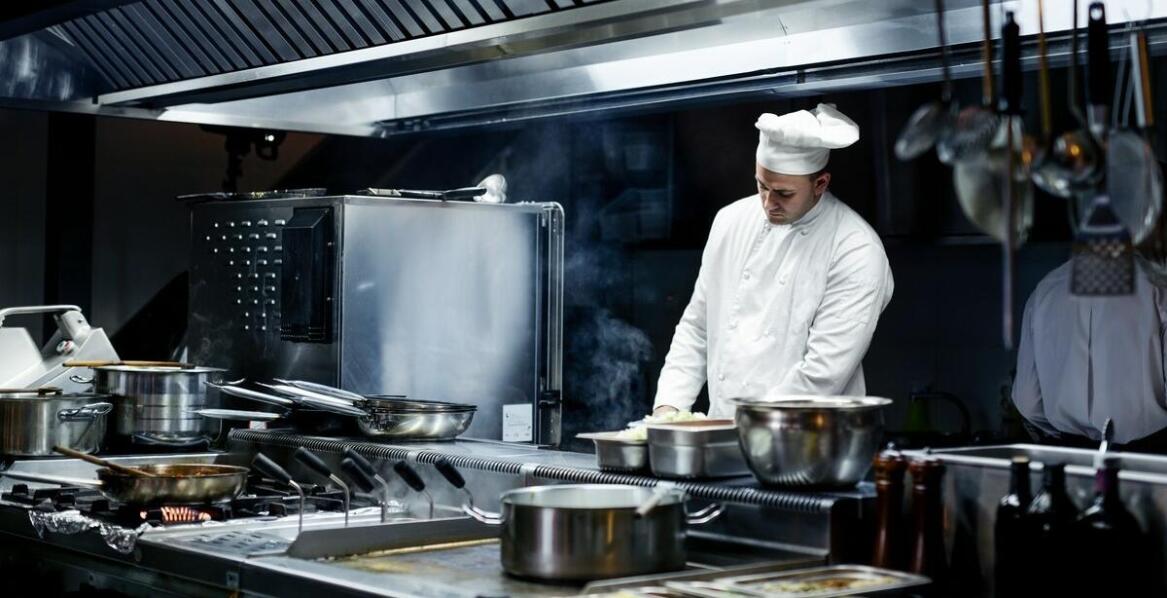 Rola basenów gastronomicznych w podnoszeniu standardów higieny w restauracjach